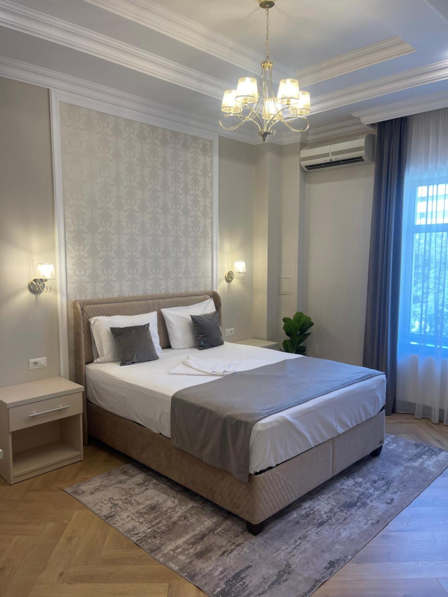 Hotel Europa Targu Jiu Bagian luar foto